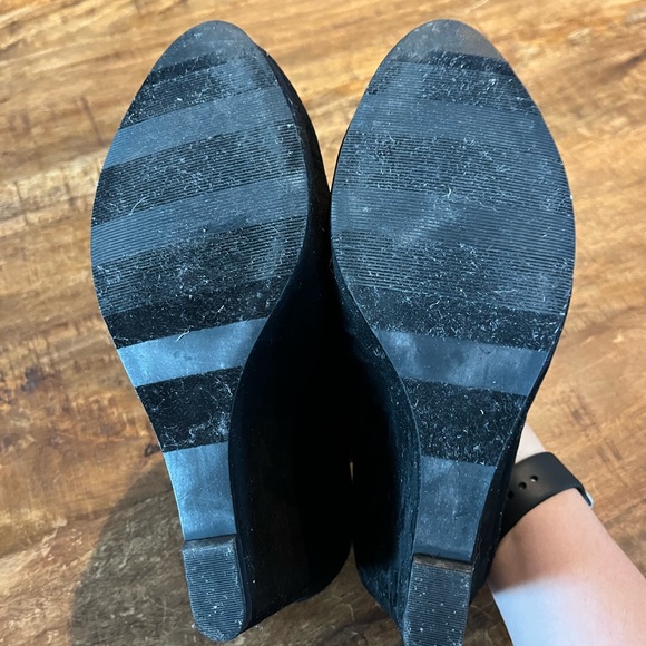 Apt 9 Wedges - Size 9.5 - Picture 4 of 4